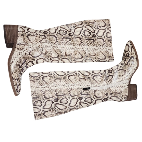 Vince Camuto Beaanna Faux Snakeskin Tall Boot 7M Chunk Heel - Picture 4 of 13